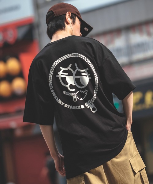 En serio TOKYO(エンソリオトーキョー)の「【SIDEWAYSTANCE】半袖ファスナープリントTシャツ SIDE23-135(Tシャツ/カットソー・メンズ・オートミール/ホワイト/ブラック・MEDIUM/SMALL/LARGE/X-LARGE)」の9枚目の写真