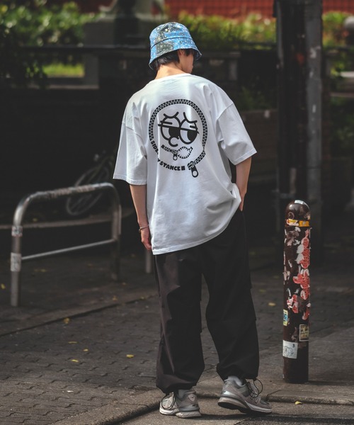 En serio TOKYO(エンソリオトーキョー)の「【SIDEWAYSTANCE】半袖ファスナープリントTシャツ SIDE23-135(Tシャツ/カットソー・メンズ・オートミール/ホワイト/ブラック・MEDIUM/SMALL/LARGE/X-LARGE)」の4枚目の写真