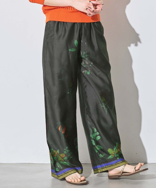 Gready Brilliant(グレディブリリアン)の「プリントローンボタニカルワイドパンツ(その他パンツ・レディース・ベージュ/ブラック・FREE)」の7枚目の写真