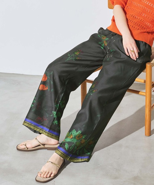 Gready Brilliant(グレディブリリアン)の「プリントローンボタニカルワイドパンツ(その他パンツ・レディース・ベージュ/ブラック・FREE)」の12枚目の写真