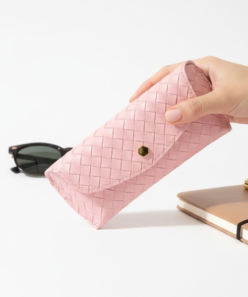 Fun & Daily（ファンアンドデイリー）の「スタンプレザー メガネ＆サングラスケース（メガネ・メンズ・ピンク/ベージュ/ブラック/ブルー・FREE）」の4枚目の写真