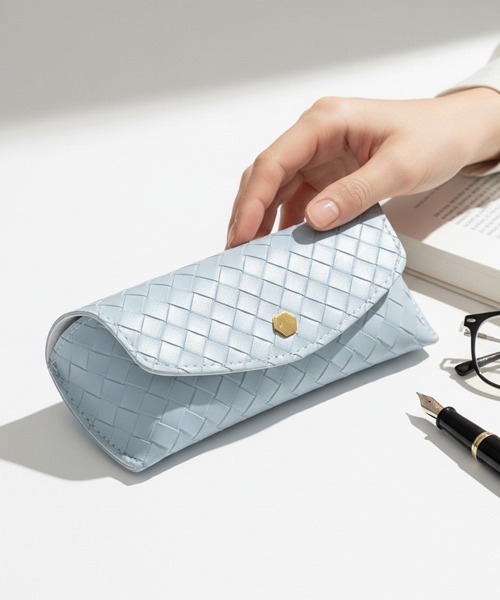 Fun & Daily（ファンアンドデイリー）の「スタンプレザー メガネ＆サングラスケース（メガネ・メンズ・ピンク/ベージュ/ブラック/ブルー・FREE）」の3枚目の写真