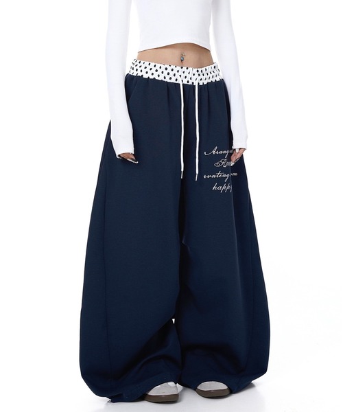 SHEENA（シーナ）の「【裾ドローコード付き】ドットウエスト刺繍ロゴスウェットワイドパンツ（スウェットパンツ・レディース・ネイビー/ホワイト・M）」の3枚目の写真