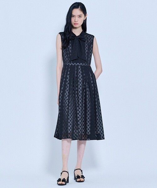 TOCCA(トッカ)の「SQUARE VEIL DRESS ドレス(ワンピース・レディース・ピンク系5/ブラック系5・6/0/2/4)」の4枚目の写真