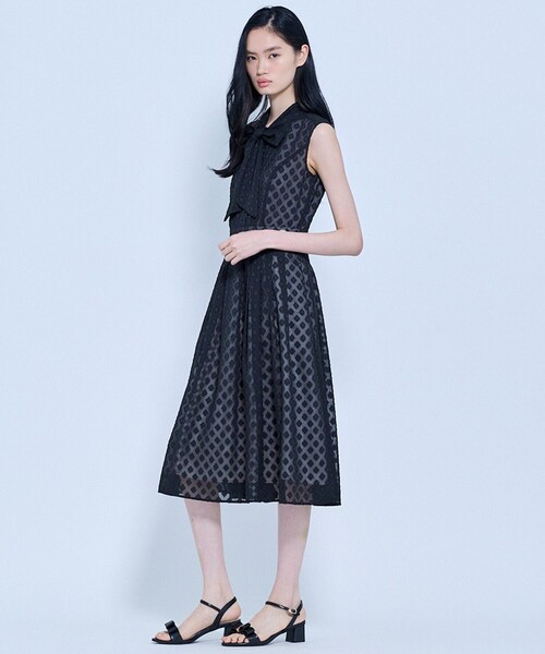 TOCCA(トッカ)の「SQUARE VEIL DRESS ドレス(ワンピース・レディース・ピンク系5/ブラック系5・6/0/2/4)」の5枚目の写真