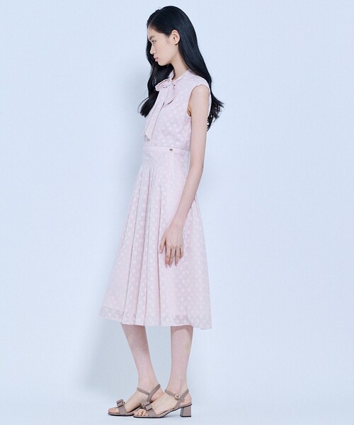 TOCCA(トッカ)の「SQUARE VEIL DRESS ドレス(ワンピース・レディース・ピンク系5/ブラック系5・6/0/2/4)」の9枚目の写真