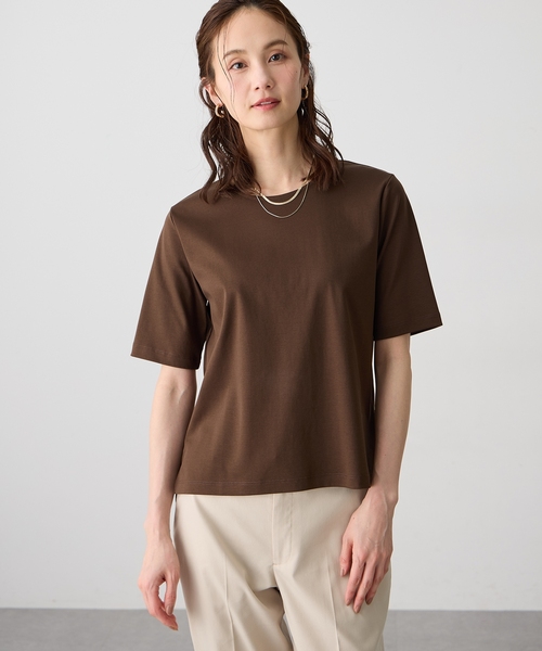 A/C DESIGN BY ALPHA CUBIC(エーシーデザインバイアルファキュービック)の「クルーネックTシャツ【すごツヤ・UVカット・接触冷感】(Tシャツ/カットソー・レディース・ブラック/ブラウン/ライトグリーン/ライトグレー/ブルー/オフホワイト・M/L/LL/3L)」の4枚目の写真