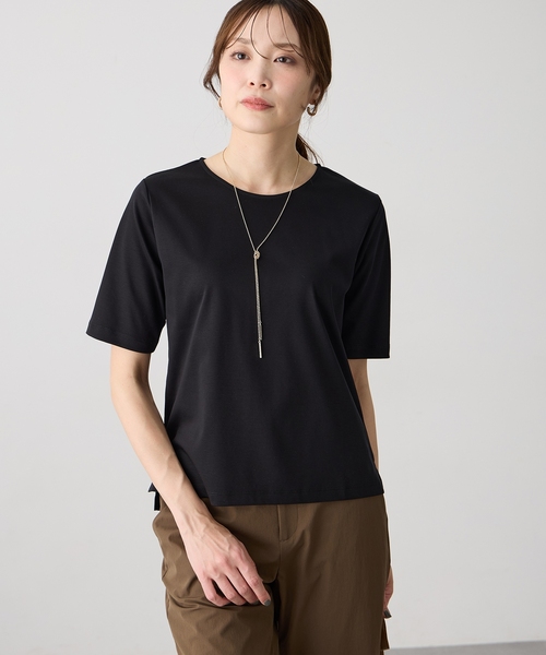 A/C DESIGN BY ALPHA CUBIC(エーシーデザインバイアルファキュービック)の「クルーネックTシャツ【すごツヤ・UVカット・接触冷感】(Tシャツ/カットソー・レディース・ブラック/ブラウン/ライトグリーン/ライトグレー/ブルー/オフホワイト・M/L/LL/3L)」の2枚目の写真