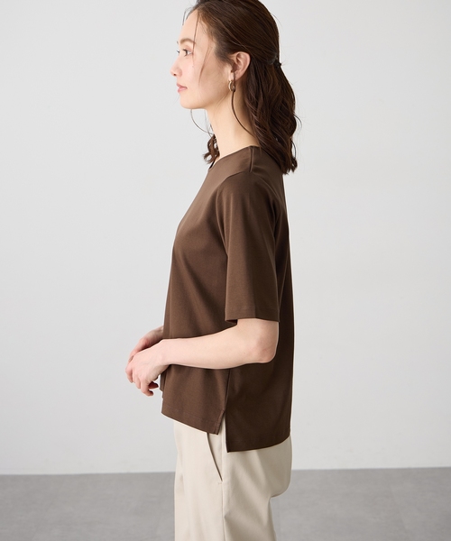 A/C DESIGN BY ALPHA CUBIC(エーシーデザインバイアルファキュービック)の「クルーネックTシャツ【すごツヤ・UVカット・接触冷感】(Tシャツ/カットソー・レディース・ブラック/ブラウン/ライトグリーン/ライトグレー/ブルー/オフホワイト・M/L/LL/3L)」の11枚目の写真