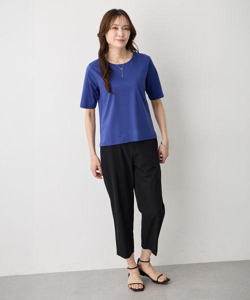 A/C DESIGN BY ALPHA CUBIC(エーシーデザインバイアルファキュービック)の「クルーネックTシャツ【すごツヤ・UVカット・接触冷感】(Tシャツ/カットソー・レディース・ブラック/ブラウン/ライトグリーン/ライトグレー/ブルー/オフホワイト・M/L/LL/3L)」の17枚目の写真