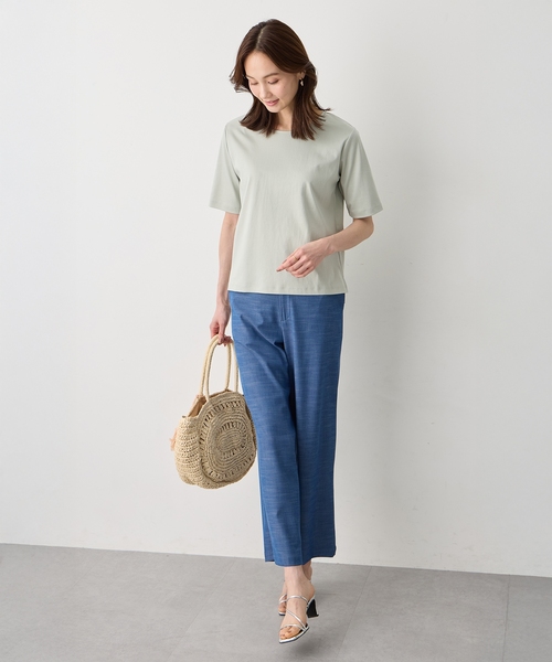A/C DESIGN BY ALPHA CUBIC(エーシーデザインバイアルファキュービック)の「クルーネックTシャツ【すごツヤ・UVカット・接触冷感】(Tシャツ/カットソー・レディース・ブラック/ブラウン/ライトグリーン/ライトグレー/ブルー/オフホワイト・M/L/LL/3L)」の20枚目の写真