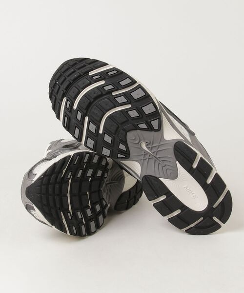 NIKE（ナイキ）の「NIKE/ナイキ V5 RNR（スニーカー・メンズ・シルバー・25.5cm/26cm/26.5cm/27cm/27.5cm/28cm）」の3枚目の写真