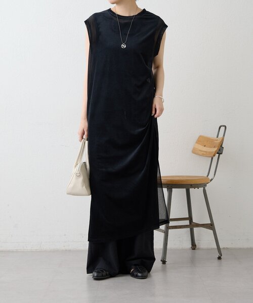 ear PAPILLONNER(イアパピヨネ)の「ベロアシアーロングタンク【SUM1 STYLE】(ワンピース・レディース・ブラック/ライトベージュ・FREE)」の2枚目の写真