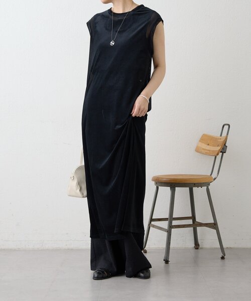 ear PAPILLONNER(イアパピヨネ)の「ベロアシアーロングタンク【SUM1 STYLE】(ワンピース・レディース・ブラック/ライトベージュ・FREE)」の14枚目の写真