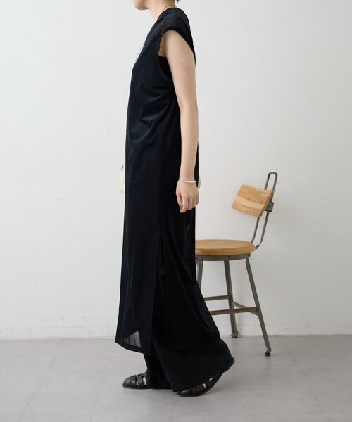 ear PAPILLONNER(イアパピヨネ)の「ベロアシアーロングタンク【SUM1 STYLE】(ワンピース・レディース・ブラック/ライトベージュ・FREE)」の16枚目の写真