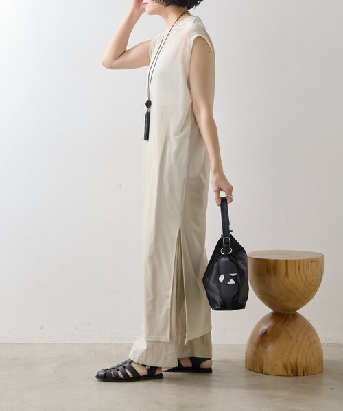 ear PAPILLONNER(イアパピヨネ)の「ベロアシアーロングタンク【SUM1 STYLE】(ワンピース・レディース・ブラック/ライトベージュ・FREE)」の5枚目の写真