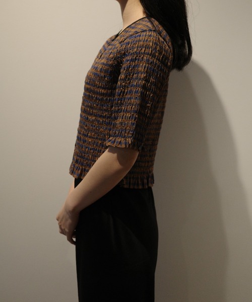 CLANE(クラネ)の「CLANE SHIRRING HALF SLEEVE BLOUSE(シャツ/ブラウス・レディース・その他/ブラック/オフホワイト・2/1)」の8枚目の写真