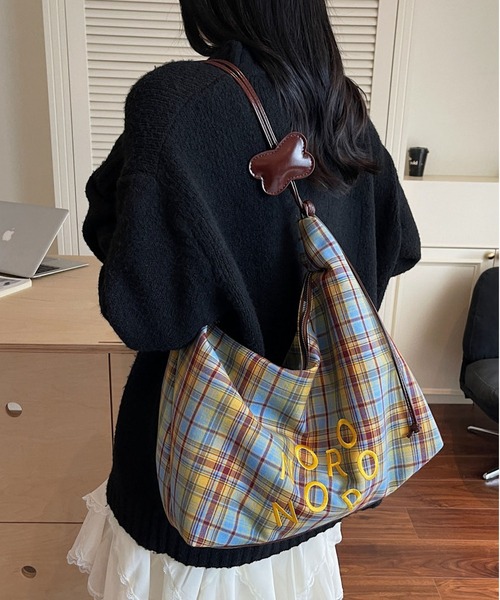 LA VORAGINE(ラ ヴォラジネ)の「A4対応大容量トート チェック柄ショルダーバッグ(ショルダーバッグ・レディース・グリーン/ブルー/Black・FREE)」の12枚目の写真