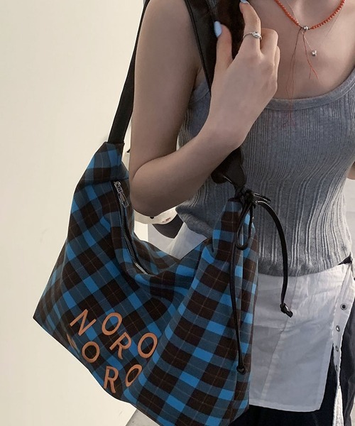 LA VORAGINE(ラ ヴォラジネ)の「A4対応大容量トート チェック柄ショルダーバッグ(ショルダーバッグ・レディース・グリーン/ブルー/Black・FREE)」の4枚目の写真