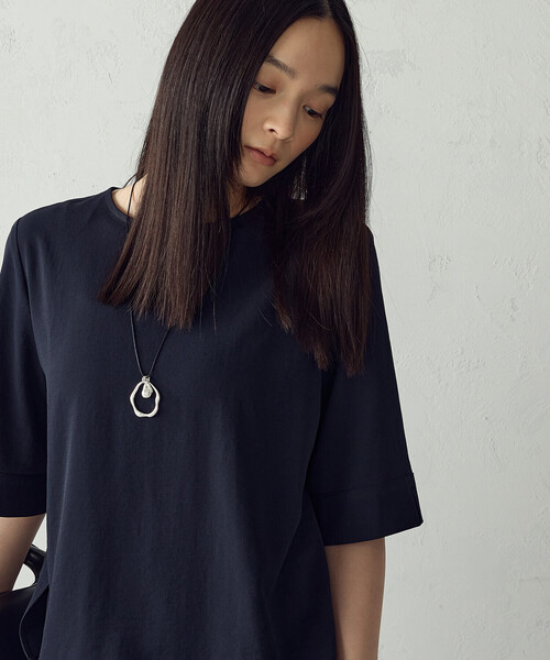 COMME CA ISM（コムサイズム）の「【UVカット・吸水速乾・接触冷感】kireri ドライヴィンテージ スリットスリーブTブラウス/セットアップ対応（シャツ/ブラウス・レディース・ネイビー/ブラウン・LARGE/MEDIUM）」の18枚目の写真