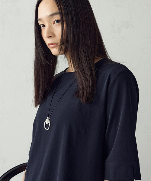 COMME CA ISM（コムサイズム）の「【UVカット・吸水速乾・接触冷感】kireri ドライヴィンテージ スリットスリーブTブラウス/セットアップ対応（シャツ/ブラウス・レディース・ネイビー/ブラウン・LARGE/MEDIUM）」の17枚目の写真