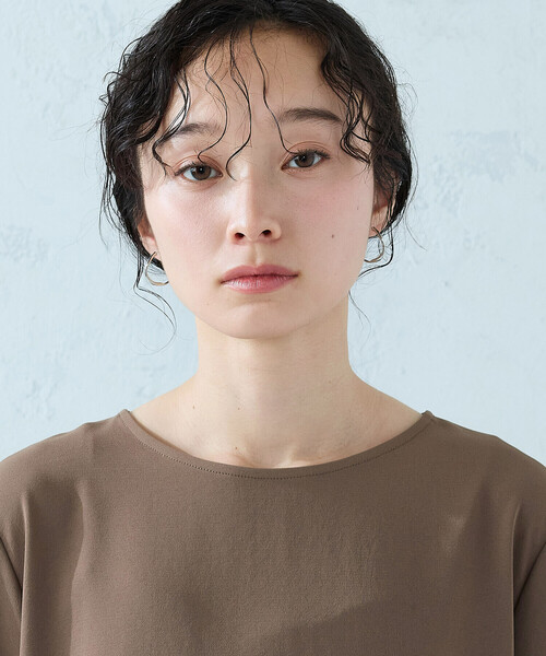 COMME CA ISM（コムサイズム）の「【UVカット・吸水速乾・接触冷感】kireri ドライヴィンテージ スリットスリーブTブラウス/セットアップ対応（シャツ/ブラウス・レディース・ネイビー/ブラウン・LARGE/MEDIUM）」の5枚目の写真