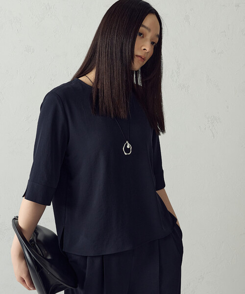 COMME CA ISM（コムサイズム）の「【UVカット・吸水速乾・接触冷感】kireri ドライヴィンテージ スリットスリーブTブラウス/セットアップ対応（シャツ/ブラウス・レディース・ネイビー/ブラウン・LARGE/MEDIUM）」の2枚目の写真