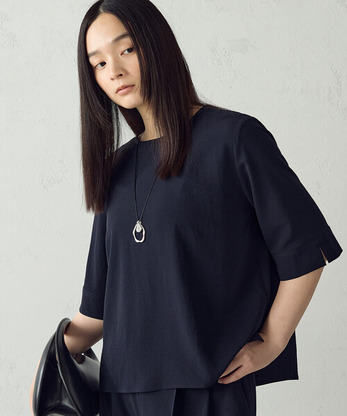 COMME CA ISM（コムサイズム）の「【UVカット・吸水速乾・接触冷感】kireri ドライヴィンテージ スリットスリーブTブラウス/セットアップ対応（シャツ/ブラウス・レディース・ネイビー/ブラウン・LARGE/MEDIUM）」の4枚目の写真