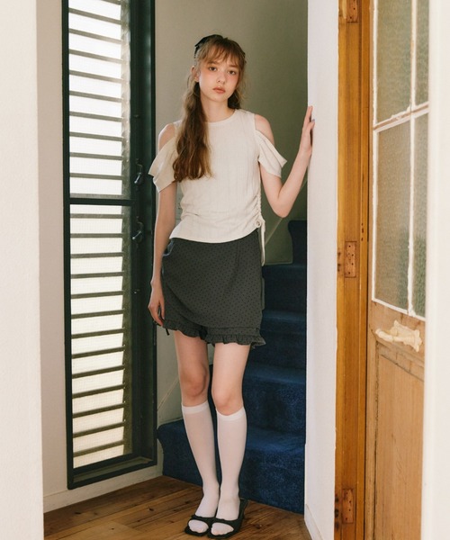 idem(イデム)の「layered frill mini pants/巻きスカート風ショートパンツ(その他パンツ・レディース・ブラック/グレー・FREE)」の12枚目の写真
