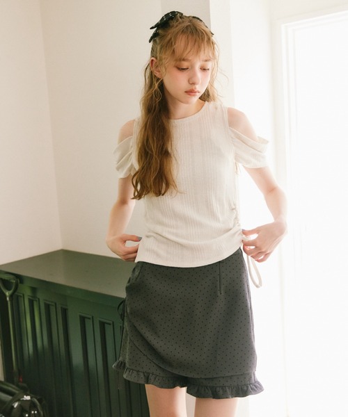 idem(イデム)の「layered frill mini pants/巻きスカート風ショートパンツ(その他パンツ・レディース・ブラック/グレー・FREE)」の11枚目の写真