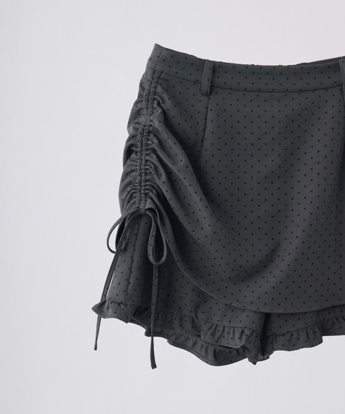 idem(イデム)の「layered frill mini pants/巻きスカート風ショートパンツ(その他パンツ・レディース・ブラック/グレー・FREE)」の16枚目の写真