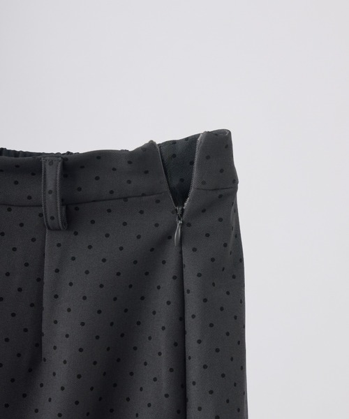 idem(イデム)の「layered frill mini pants/巻きスカート風ショートパンツ(その他パンツ・レディース・ブラック/グレー・FREE)」の18枚目の写真