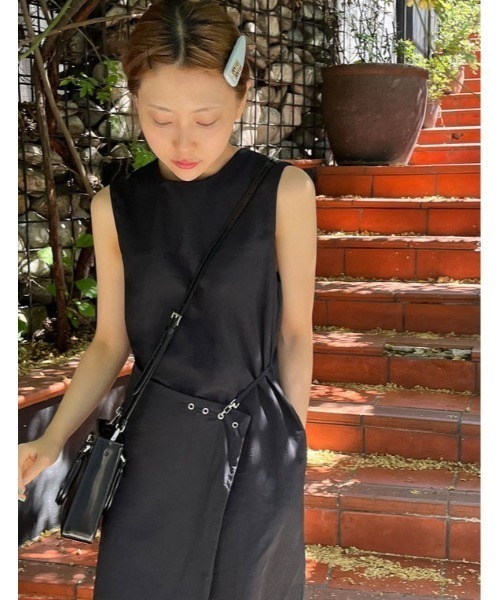 Aelina(エリナ)の「ノースリーブスリットワンピース(ワンピース・レディース・ブラック/ホワイト・FREE)」の7枚目の写真