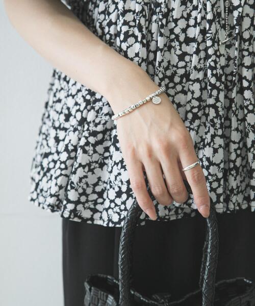 PHILIPPE AUDIBERT(フィリップ オーディベール)の「PHILIPPE AUDIBERT SQUARE BRACELET(ブレスレット・レディース・シルバー・-)」の1枚目の写真