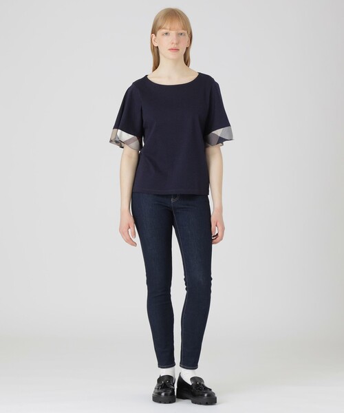 BLUE LABEL CRESTBRIDGE(ブルーレーベルクレストブリッジ)の「【一部店舗限定】パーシャルチェックスリーブトップス(Tシャツ/カットソー・レディース・レッド/オフホワイト/ダークネイビー・40/38)」の6枚目の写真