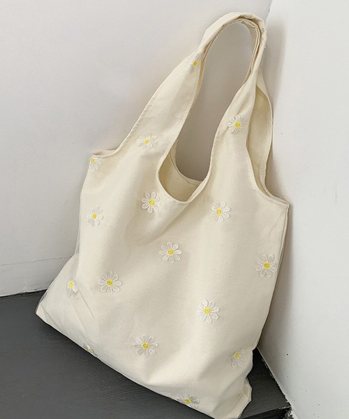 blackdia ocean(ブラックダイヤオーシャン)の「blackdia ocean チュール 刺繍デザイントートバッグ / フラワー バタフライ 肩掛けバッグ(トートバッグ・レディース・その他2/その他4/その他1/ブラック/その他3/ホワイト・FREE)」の7枚目の写真