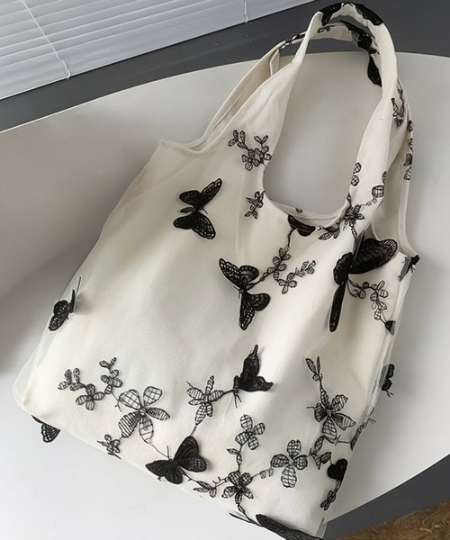 blackdia ocean(ブラックダイヤオーシャン)の「blackdia ocean チュール 刺繍デザイントートバッグ / フラワー バタフライ 肩掛けバッグ(トートバッグ・レディース・その他2/その他4/その他1/ブラック/その他3/ホワイト・FREE)」の9枚目の写真
