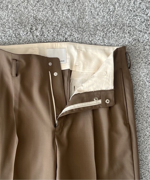 KAIKO(カイコー)の「KAIKO Wool wide slacks(スラックス・メンズ・ブラック/ライトブラウン・0/1/2)」の11枚目の写真