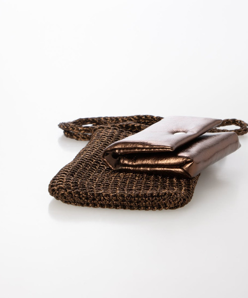 cache cache(カシュ カシュ)の「カシュカシュ cachecache / メタリックニットスマホショルダーバッグ(ショルダーバッグ・レディース・シルバー/ブラウン/ブラック/ゴールド・FREE)」の13枚目の写真