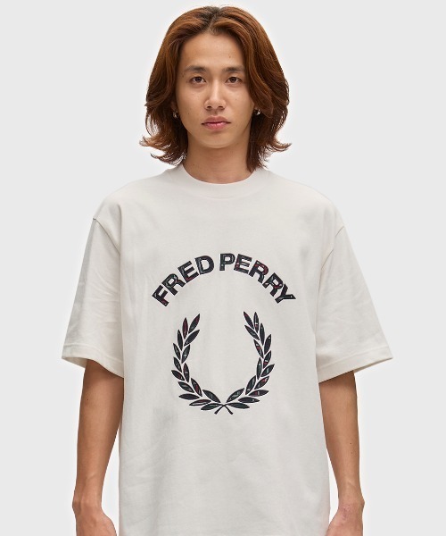 FRED PERRY(フレッドペリー)の「【ZOZO & ONLINESHOP限定】Tartan Applique T-Shirt/タータンチェックアップリケTシャツ(Tシャツ/カットソー・メンズ・ホワイト/ネイビー・S/M/L)」の5枚目の写真