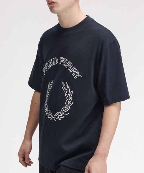 FRED PERRY(フレッドペリー)の「【ZOZO & ONLINESHOP限定】Tartan Applique T-Shirt/タータンチェックアップリケTシャツ(Tシャツ/カットソー・メンズ・ホワイト/ネイビー・S/M/L)」の16枚目の写真