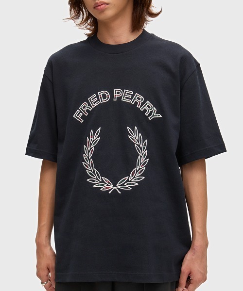 FRED PERRY(フレッドペリー)の「【ZOZO & ONLINESHOP限定】Tartan Applique T-Shirt/タータンチェックアップリケTシャツ(Tシャツ/カットソー・メンズ・ホワイト/ネイビー・S/M/L)」の12枚目の写真