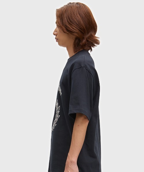 FRED PERRY(フレッドペリー)の「【ZOZO & ONLINESHOP限定】Tartan Applique T-Shirt/タータンチェックアップリケTシャツ(Tシャツ/カットソー・メンズ・ホワイト/ネイビー・S/M/L)」の15枚目の写真
