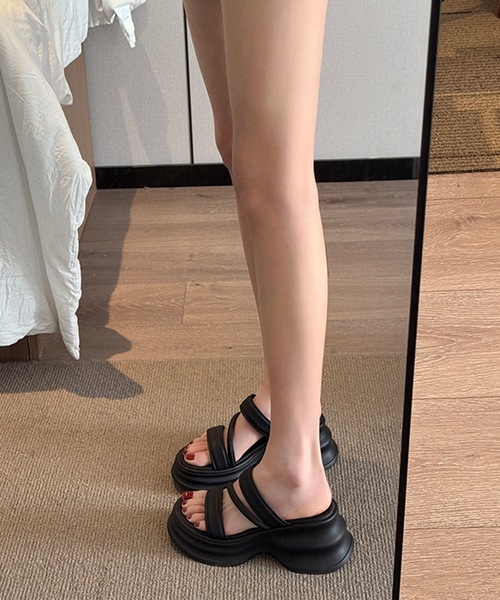 Lace Ladies(レースレディース)の「ソリッドカラー ダブルベルト 厚底 コンフォート サンダル(サンダル・レディース・アイボリー/ブラック・25cm/24.5cm/24cm/23.5cm/23cm/22.5cm)」の3枚目の写真