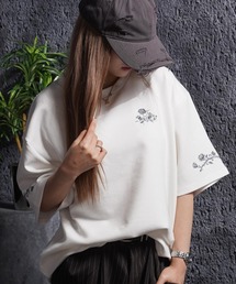 フラワー刺繍 Tシャツ / Flower Embroidery T-Shirt