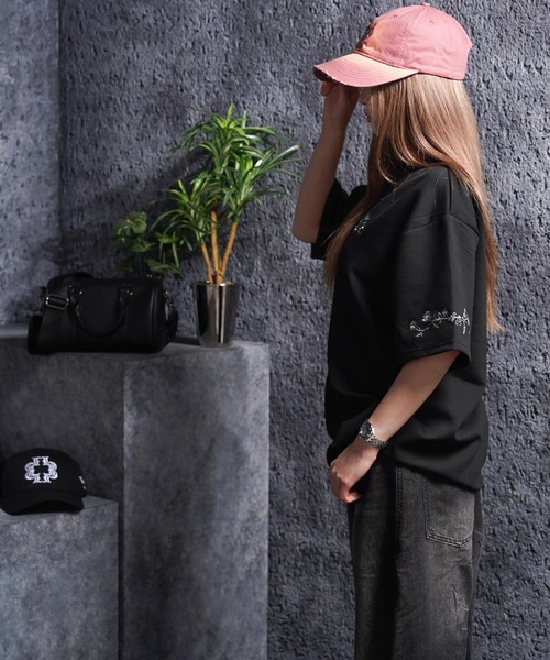 1111clothing(ワンフォークロージング)の「フラワー刺繍 Tシャツ / Flower Embroidery T-Shirt(Tシャツ/カットソー・メンズ・ホワイト/ブラック・L/M)」の12枚目の写真