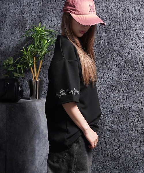 1111clothing(ワンフォークロージング)の「フラワー刺繍 Tシャツ / Flower Embroidery T-Shirt(Tシャツ/カットソー・メンズ・ホワイト/ブラック・L/M)」の14枚目の写真