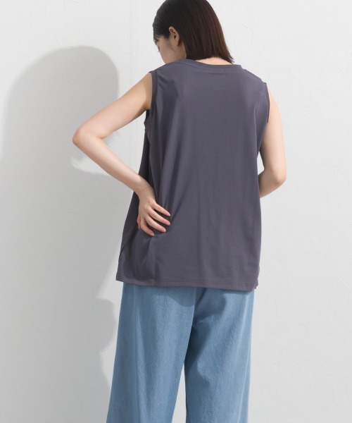 OMNES(オムネス)の「プレーティング天竺 クルーネック ノースリーブTシャツ UVカット付(Tシャツ/カットソー・レディース・ホワイト×ネイビー/チャコールグレー/ネイビー/ライトグレー・FREE)」の13枚目の写真