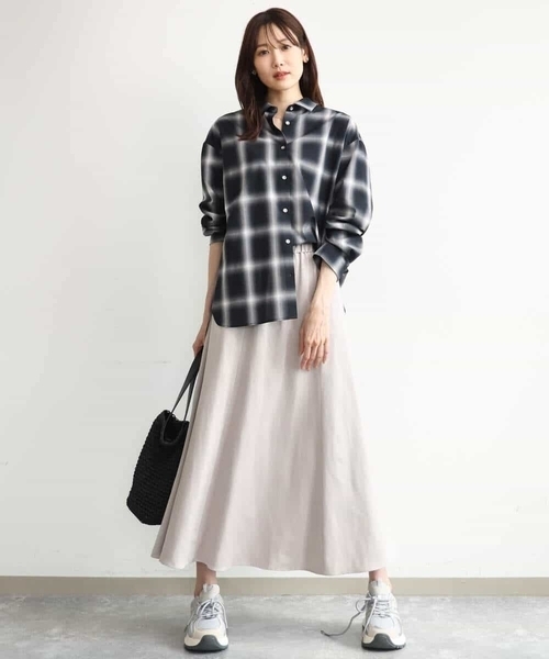 MK MICHEL KLEIN（エムケーミッシェルクラン）の「[洗える]起毛サテンマーメイドシルエットスカート（スカート・レディース・グレイッシュベージュ/ブラウン・38）」の13枚目の写真