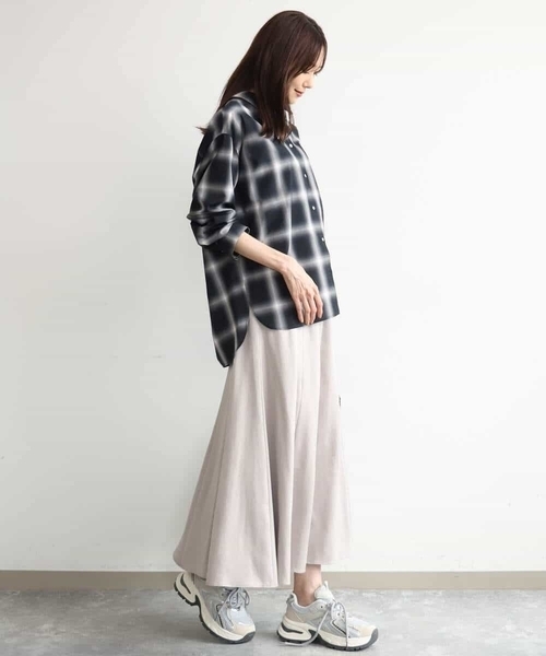 MK MICHEL KLEIN（エムケーミッシェルクラン）の「[洗える]起毛サテンマーメイドシルエットスカート（スカート・レディース・グレイッシュベージュ/ブラウン・38）」の14枚目の写真